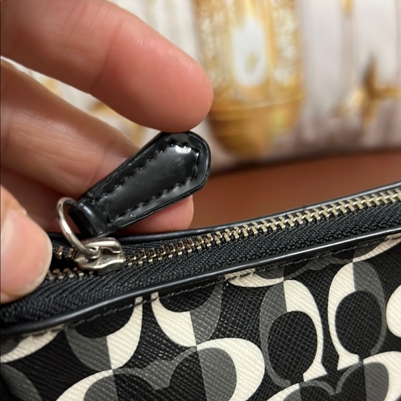 Coach Black and White and dark Olive  Signature Shoulder Bag - Picture 7 of 12